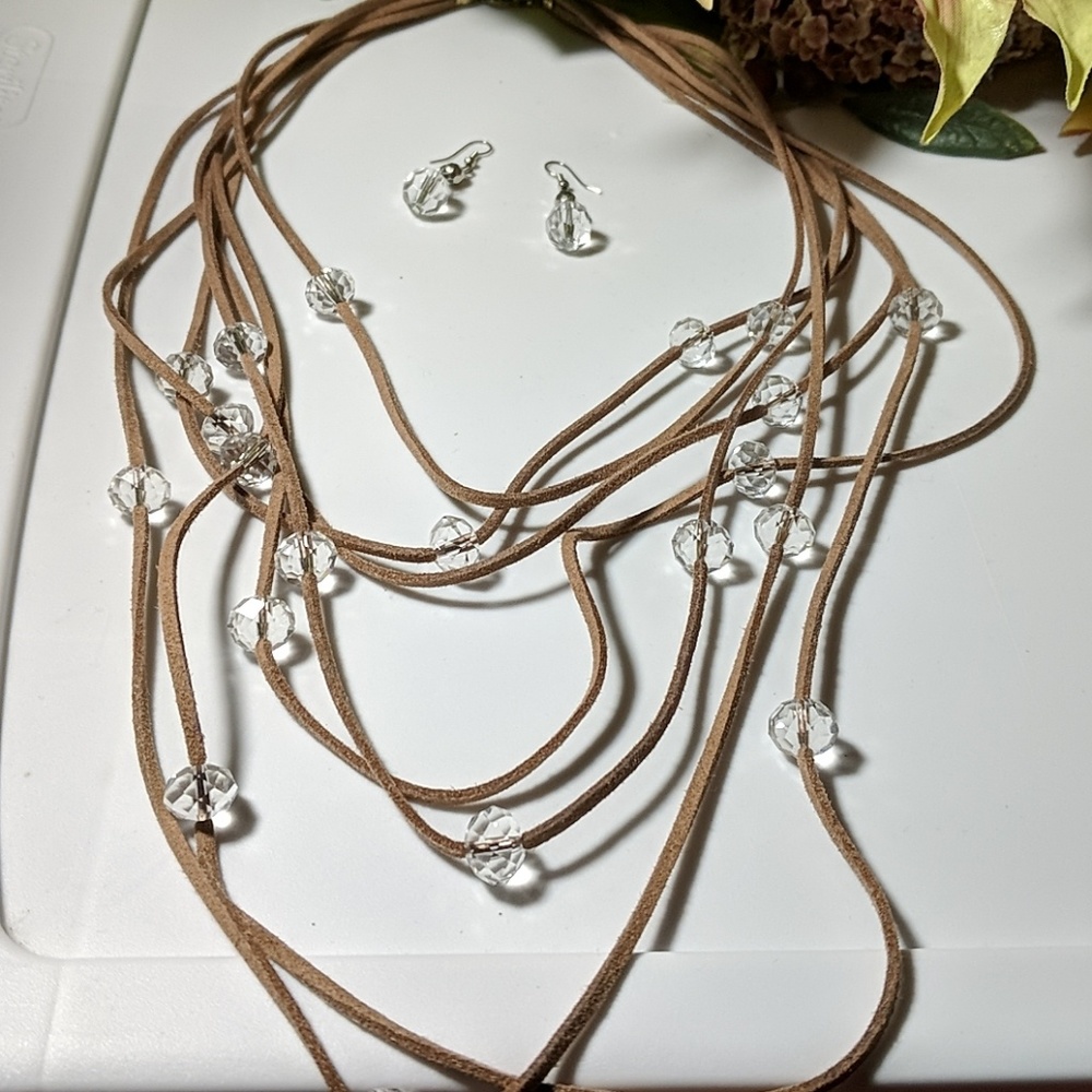 Necklace and earrings set